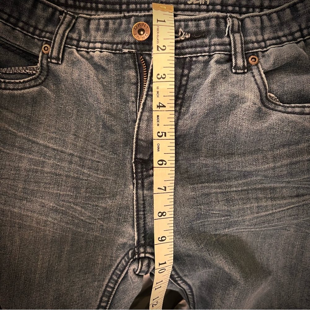 (Boys) DKNY jeans Size 16 - Picture 12 of 13